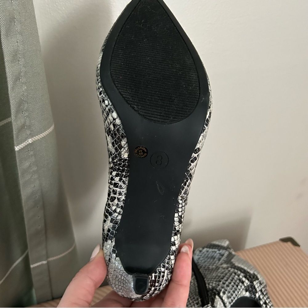 Worthington Heeled Ankle Booties Faux Snakeskin Gray Black White Lorna Casual - Picture 9 of 12